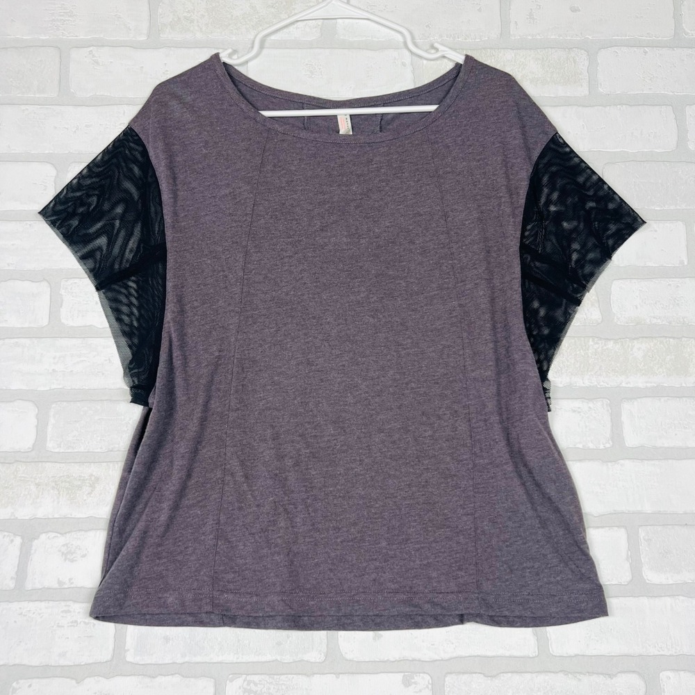FP Movement Women Gray Wild Graphic Mesh Short Sleeve Activewear Top Small